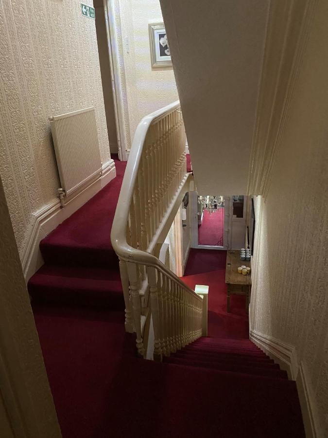 Hotel Jeanne Блекпул Екстериор снимка