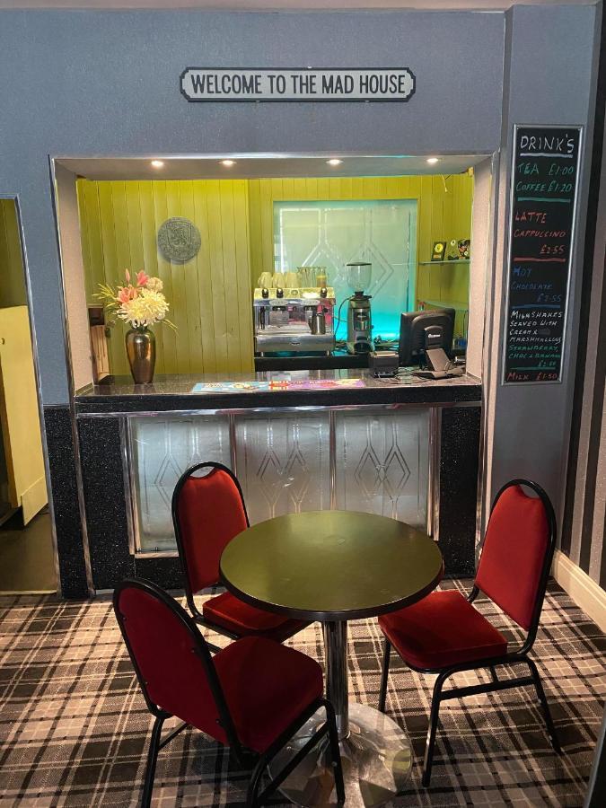 Hotel Jeanne Блекпул Екстериор снимка