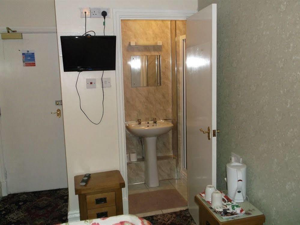 Hotel Jeanne Блекпул Екстериор снимка